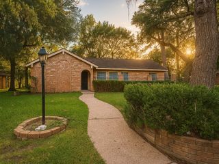 8231 Roebourne Lane, Houston, TX 77070