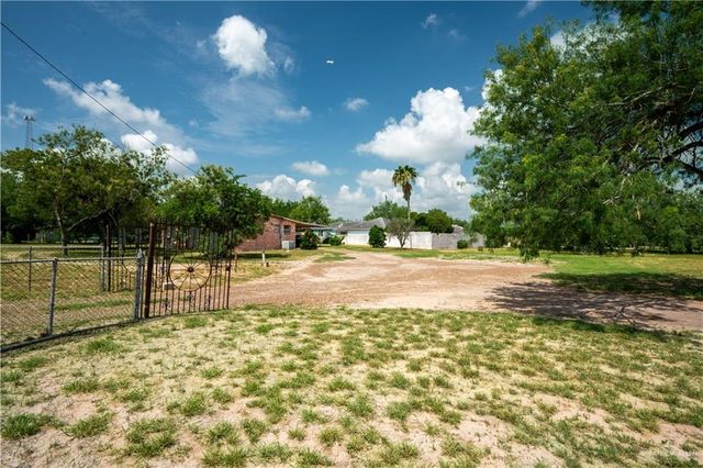 114 Guadalupe Flores Road, Sullivan City, TX 78595