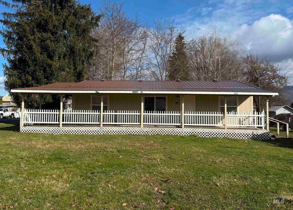 514 8th Street, Kamiah, ID 83536