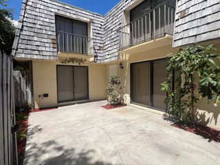 8 Lake Arbor Drive, Palm Springs, FL 33461