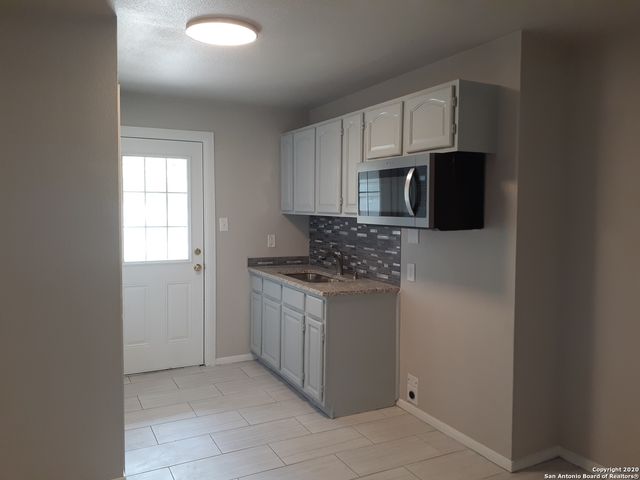 138 LIVINGSTON, San Antonio, TX 78214