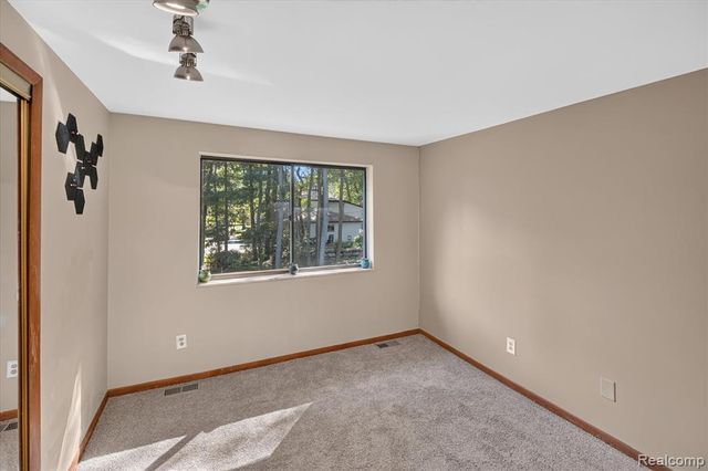 2365 Lochaven Road, West Bloomfield, MI 48324