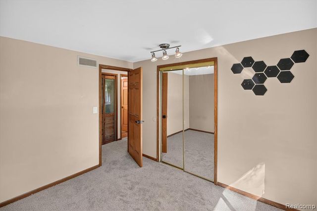 2365 Lochaven Road, West Bloomfield, MI 48324