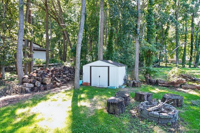 2365 Lochaven Road, West Bloomfield, MI 48324