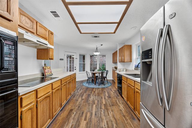 1517 Yorkshire Drive, Mesquite, TX 75149