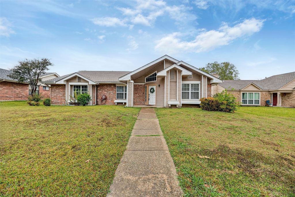 1517 Yorkshire Drive, Mesquite, TX 75149