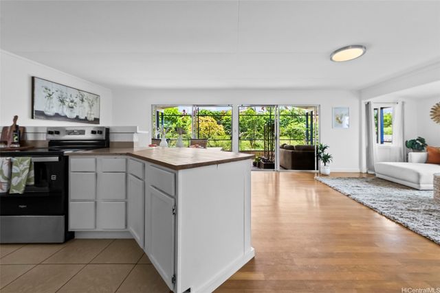 614 Ululani Street, Kailua, HI 96734