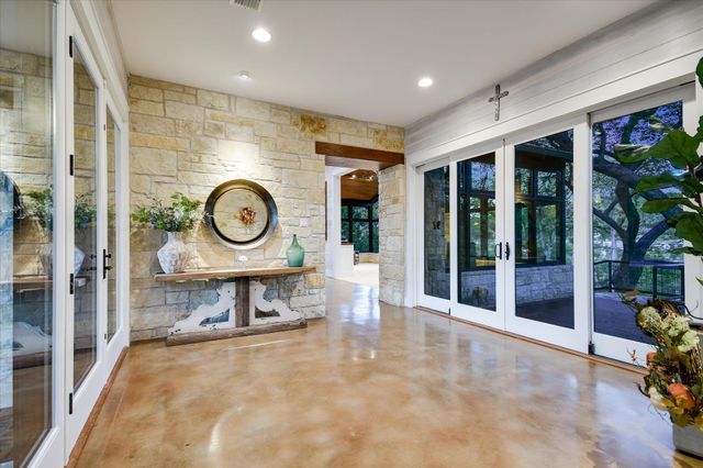 125 LAZY L LN, Wimberley, TX 78676