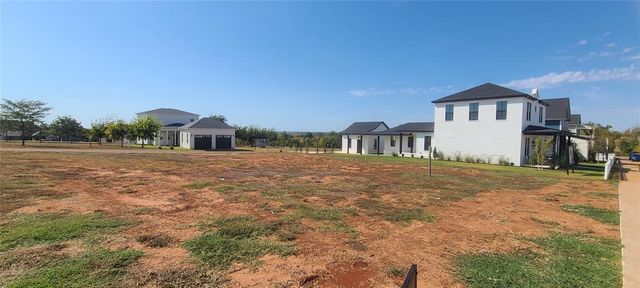 18464 Sweetwater Village, Norman, OK 73072