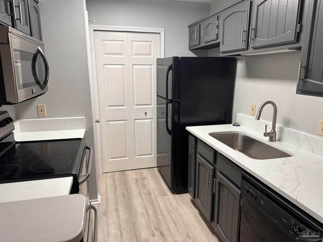 2299 Scenic Hwy P-1, Pensacola, FL 32503