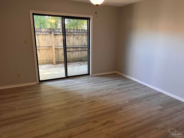 2299 Scenic Hwy P-1, Pensacola, FL 32503