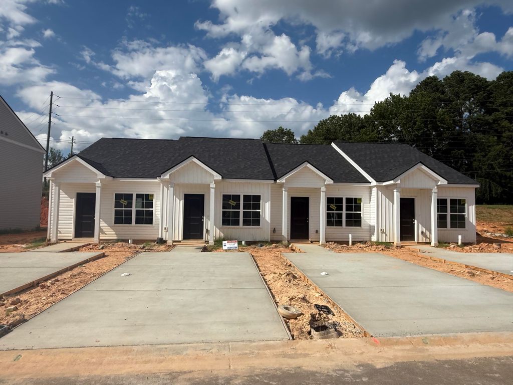 101 Constitution Circle, B, Washington, GA 30673