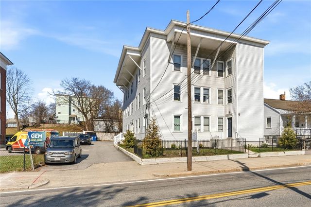 736 Social Street 2R, Woonsocket, RI 02895