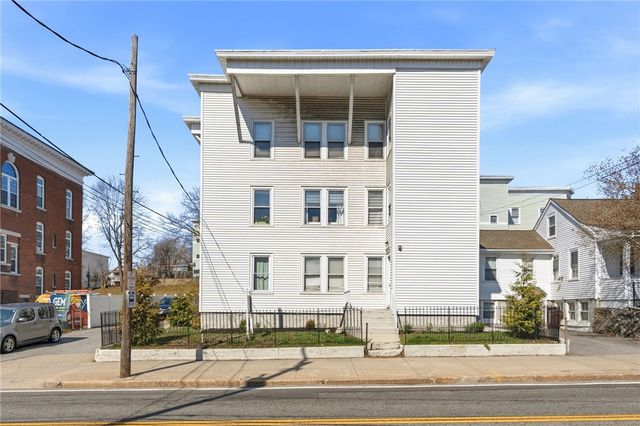 736 Social Street 2R, Woonsocket, RI 02895