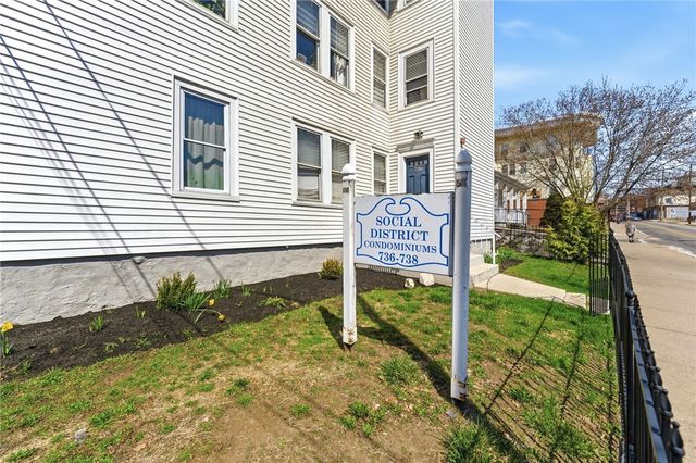 736 Social Street 2R, Woonsocket, RI 02895