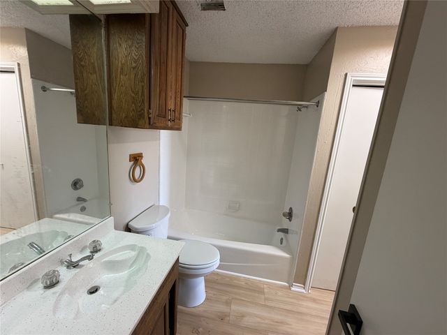 6259 Canyon Circle, Fort Worth, TX 76133