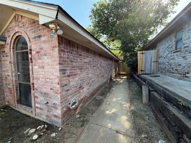 6259 Canyon Circle, Fort Worth, TX 76133