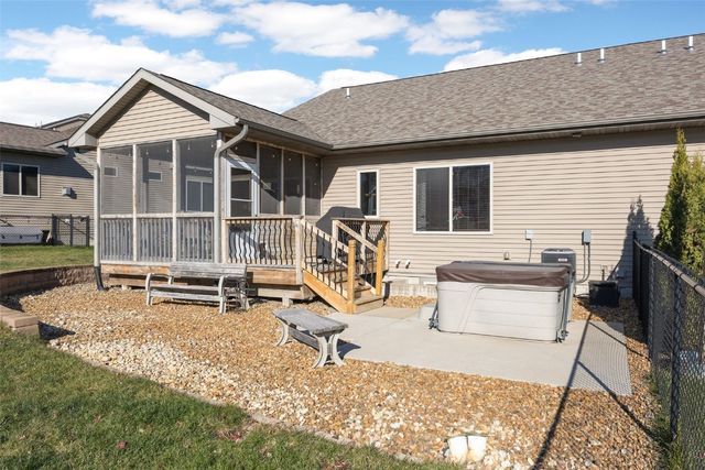 1217 Copper Mountain Dr., North Liberty, IA 52317