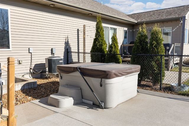 1217 Copper Mountain Dr., North Liberty, IA 52317