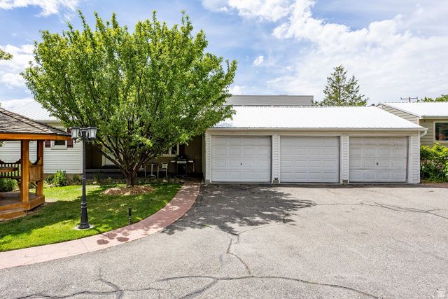 2212 E 4500 S, Salt Lake City, UT 84117