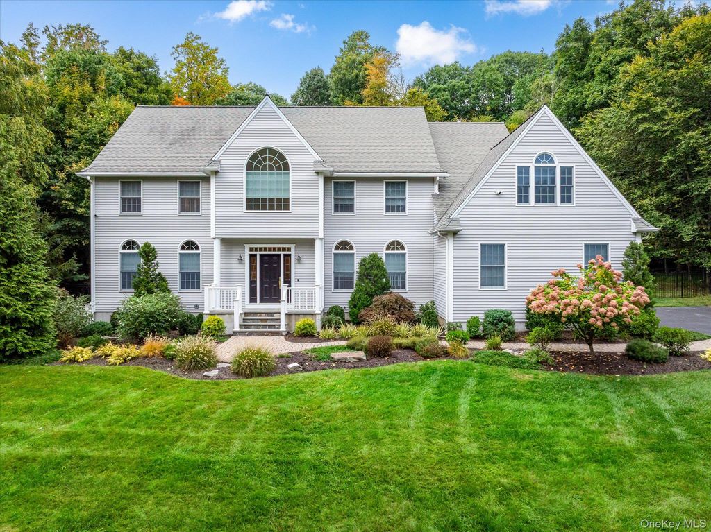 56 Londonderry Lane, Somers, NY 10589