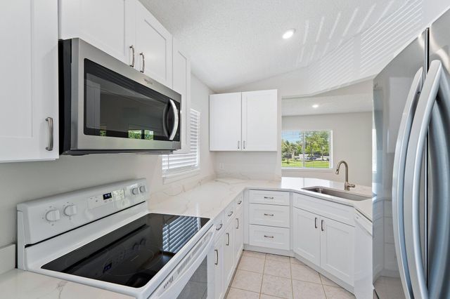 6531 Chasewood Drive H, Jupiter, FL 33458