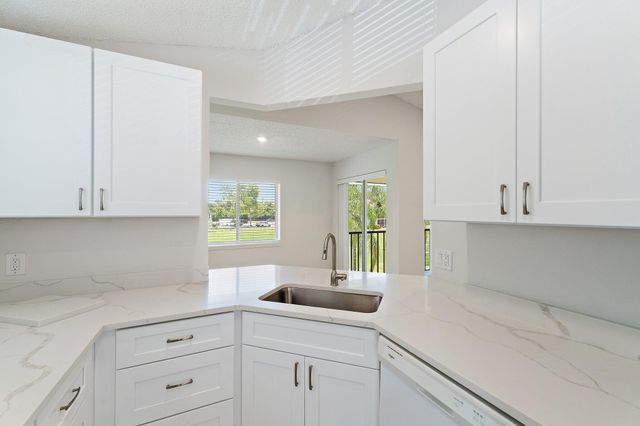 6531 Chasewood Drive H, Jupiter, FL 33458