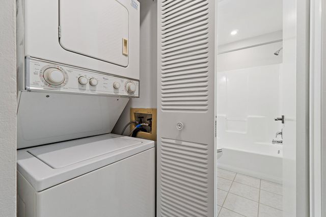 6531 Chasewood Drive H, Jupiter, FL 33458