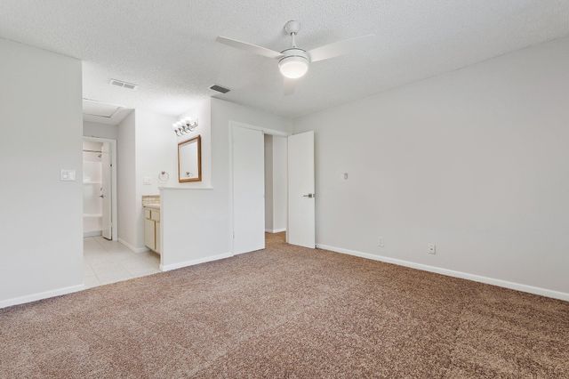 6531 Chasewood Drive H, Jupiter, FL 33458