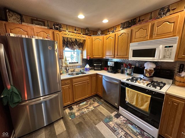 345 Patriots Landing, Coatesville, IN 46121
