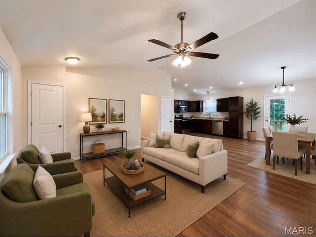 807 Navajo Trail, Warrenton, MO 63383