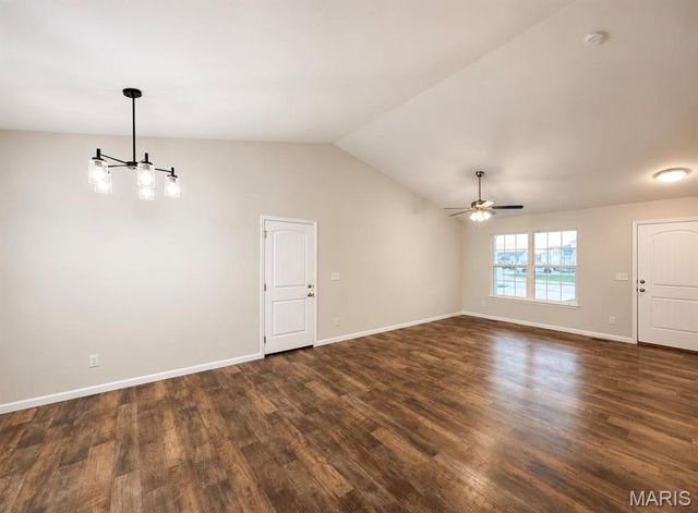 807 Navajo Trail, Warrenton, MO 63383