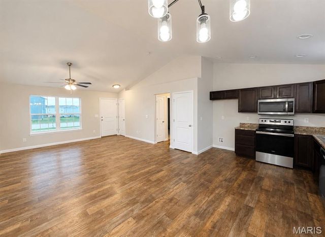 807 Navajo Trail, Warrenton, MO 63383