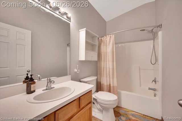 1485 Fountain View Lane, Oxford, MI 48371