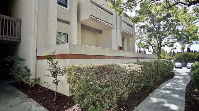 1663 Branham Park Court, San Jose, CA 95118