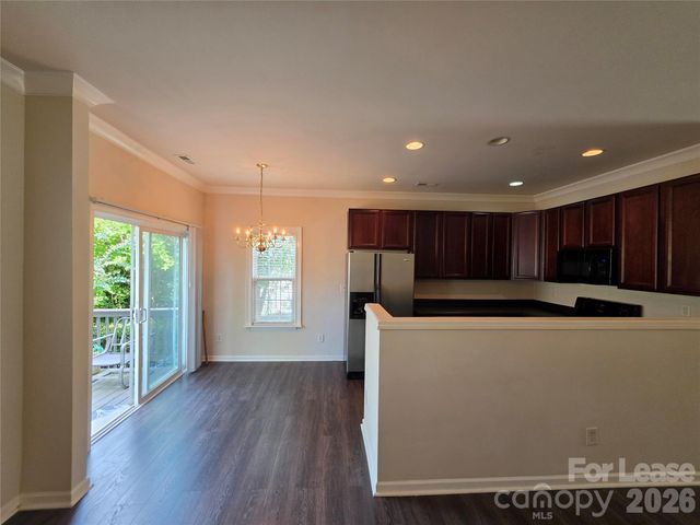 15542 Stronvar House Lane, Charlotte, NC 28277