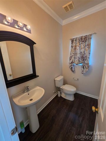 15542 Stronvar House Lane, Charlotte, NC 28277