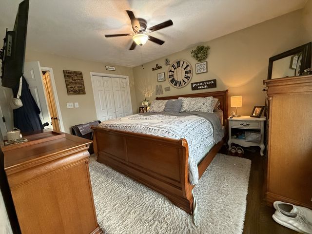 1318 Barbara Dr, Clarksville, TN 37043