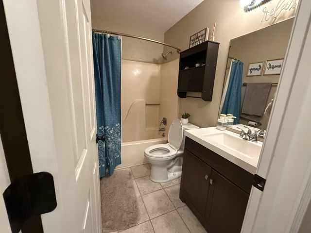 1318 Barbara Dr, Clarksville, TN 37043