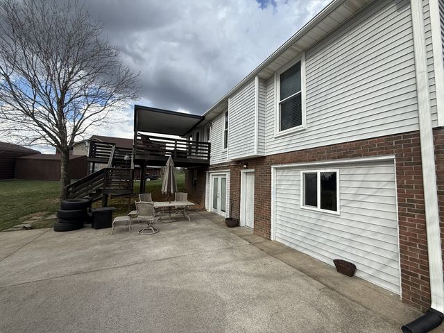 1318 Barbara Dr, Clarksville, TN 37043