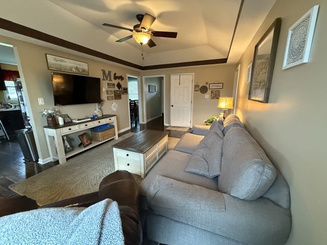 1318 Barbara Dr, Clarksville, TN 37043