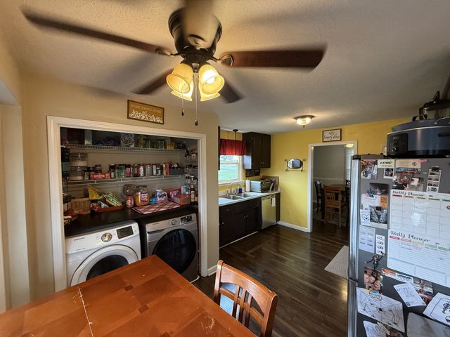 1318 Barbara Dr, Clarksville, TN 37043