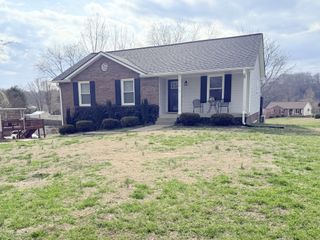 1318 Barbara Dr, Clarksville, TN 37043