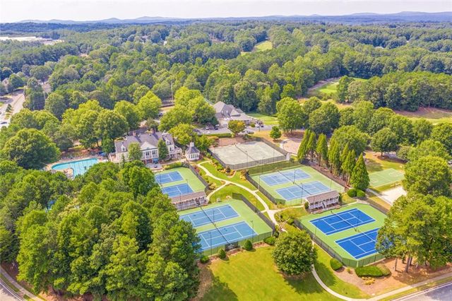 5025 Towne Lake Hills N, Woodstock, GA 30189