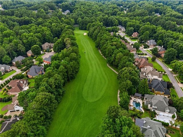 5025 Towne Lake Hills N, Woodstock, GA 30189