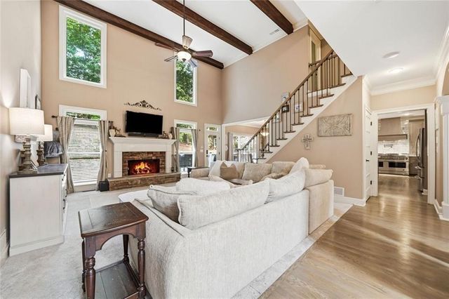 5025 Towne Lake Hills N, Woodstock, GA 30189