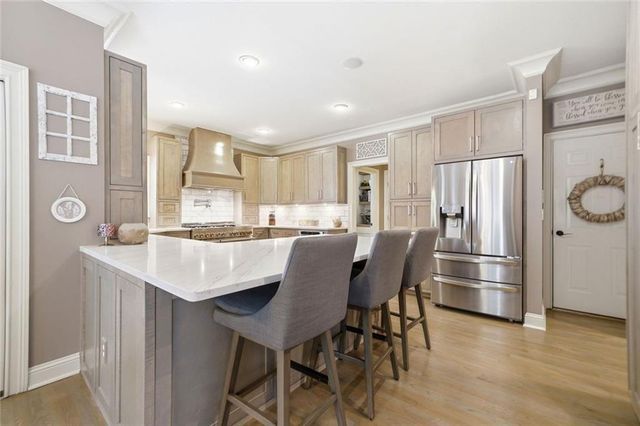 5025 Towne Lake Hills N, Woodstock, GA 30189
