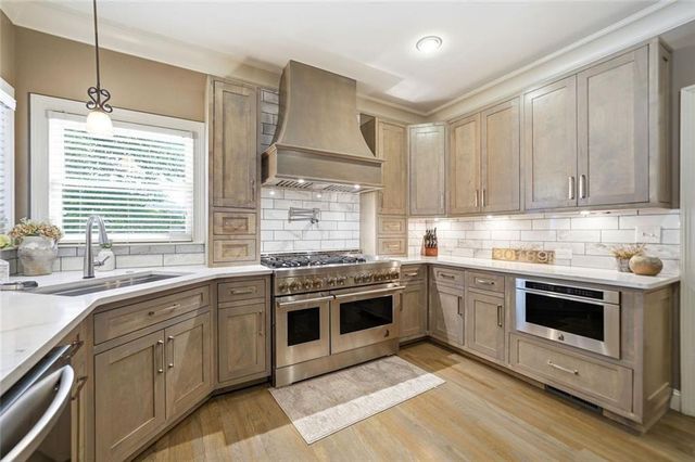 5025 Towne Lake Hills N, Woodstock, GA 30189