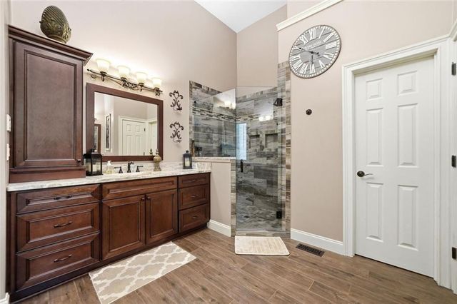 5025 Towne Lake Hills N, Woodstock, GA 30189