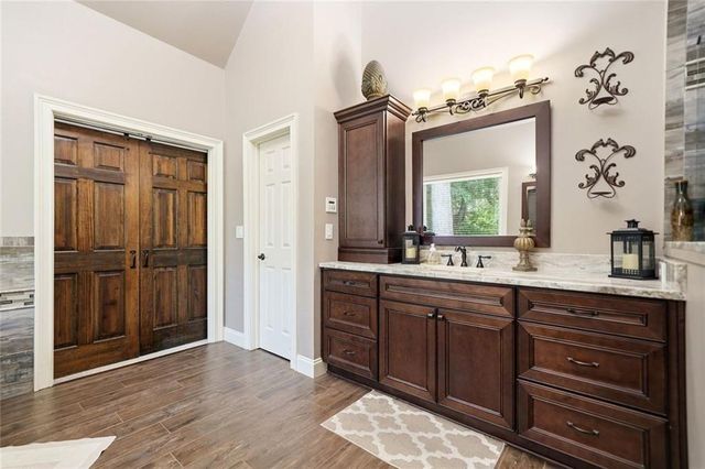 5025 Towne Lake Hills N, Woodstock, GA 30189